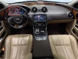 جاكوار XJ